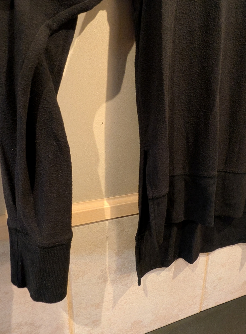 Alo, Long Sleeve Tunic Top, Black, Size L - Picture 3 of 3